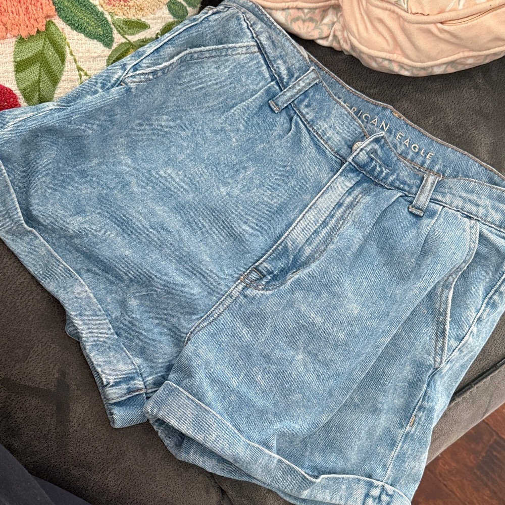 American Eagle Outfitters Light Wash Denim Jean Shorts